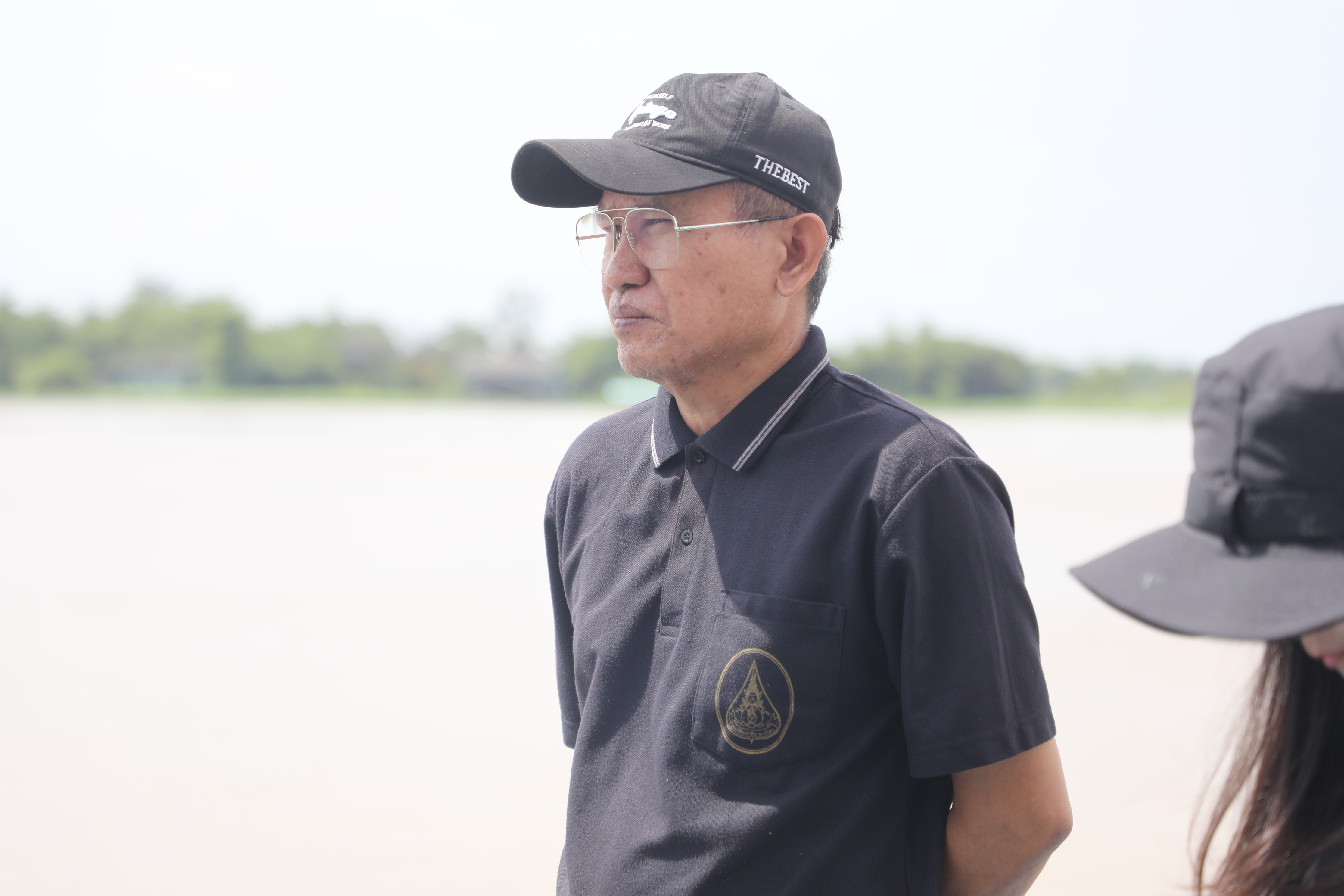 title - เลขาธิการ ส.ป.ก. นายเศรษฐเกียรติ กระจ่างวงษ์ ลงตรวจความเรียบร้อยของงาน 